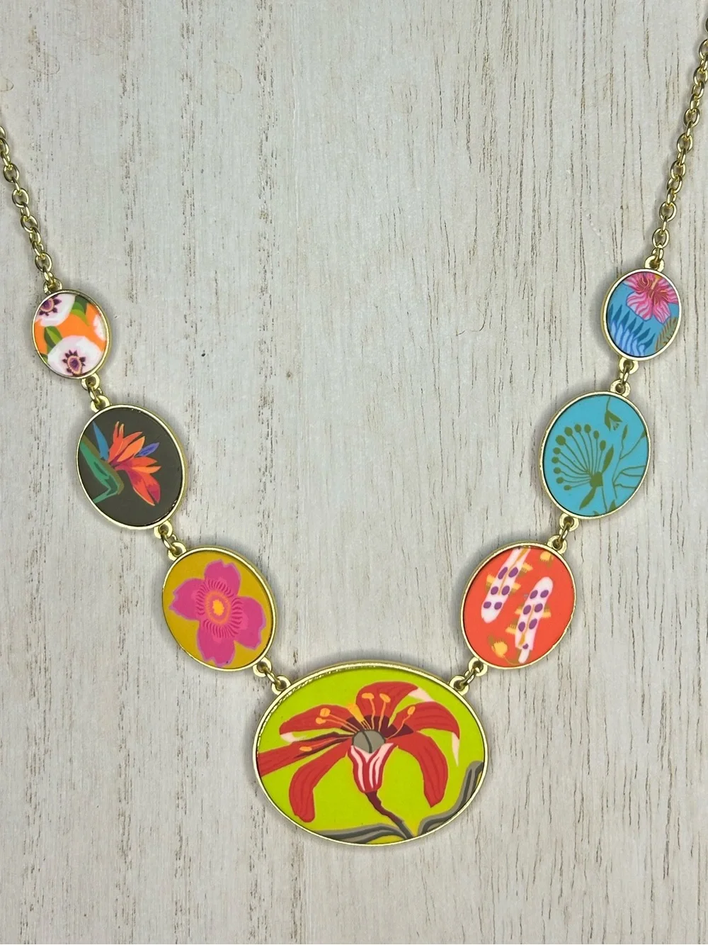 Jilzarah Paradise Island Cobblestone Floral Necklace Reversible Like New